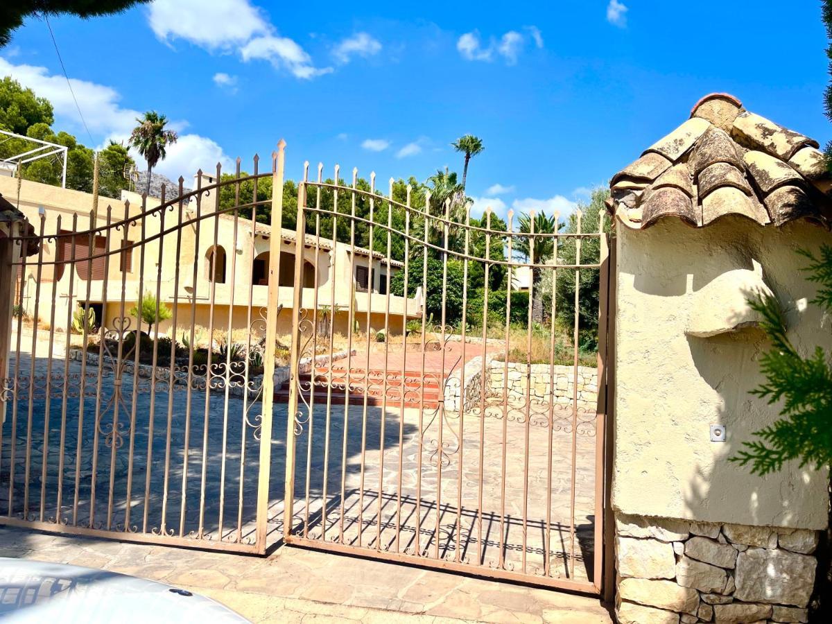 Villa De Estilo Espanol Con Jardin Y Piscina Altea Exterior photo