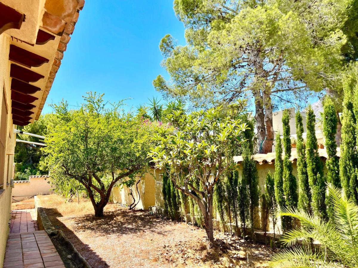 Villa De Estilo Espanol Con Jardin Y Piscina Altea Exterior photo